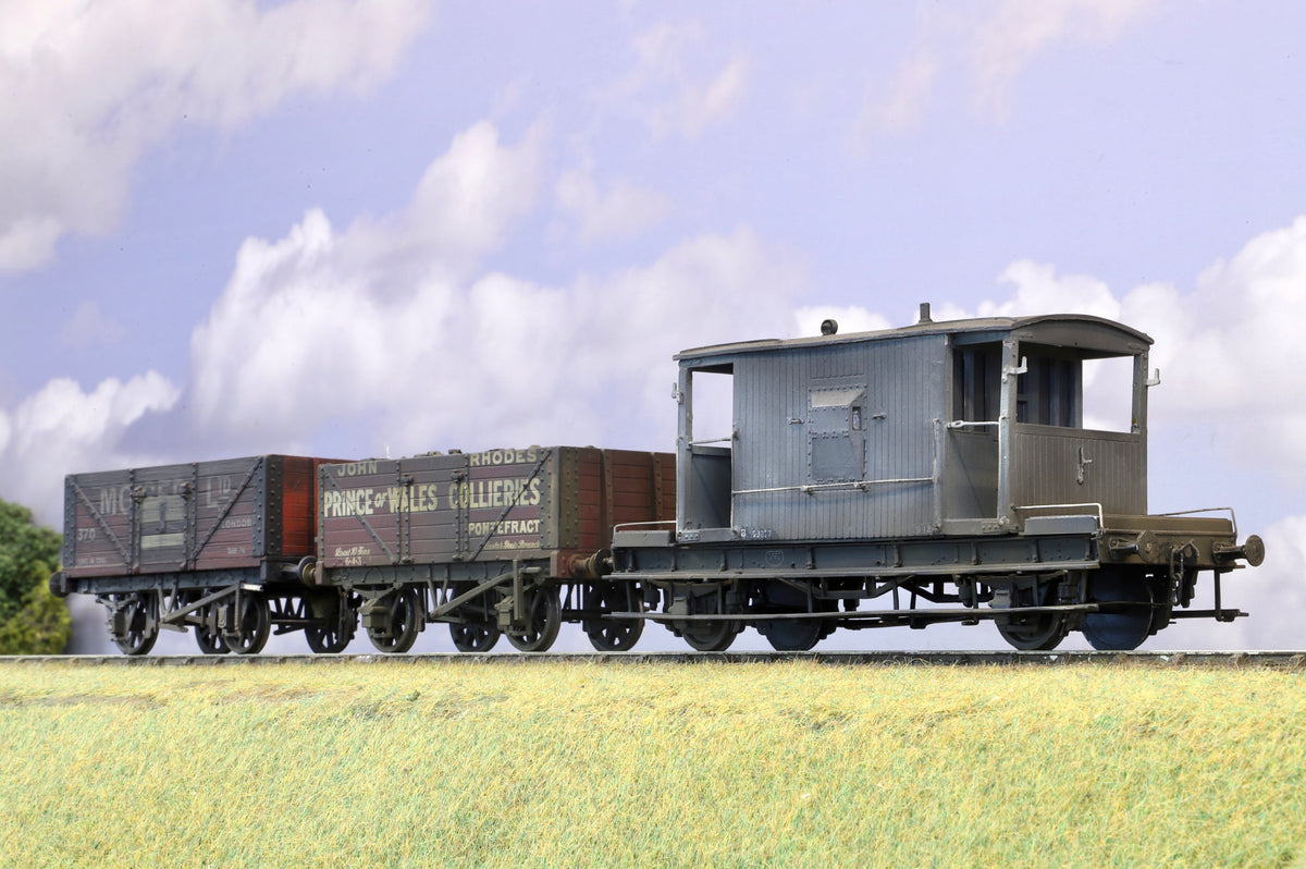 Finescale O Gauge (Kit-Built) Pair of Coal Wagons with Brake Van