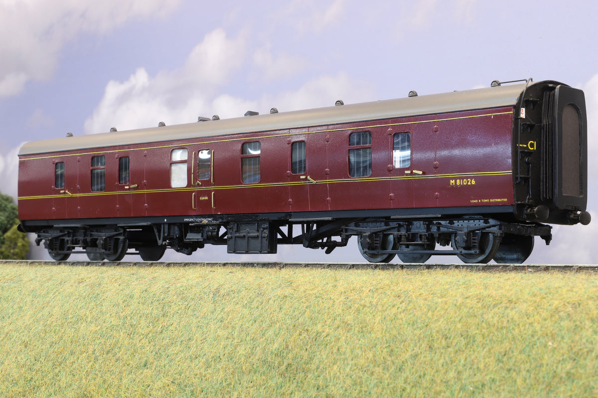 Aquitrain Finescale O Gauge BR Mk1 Full Brake No. M81026, BR Lined Maroon