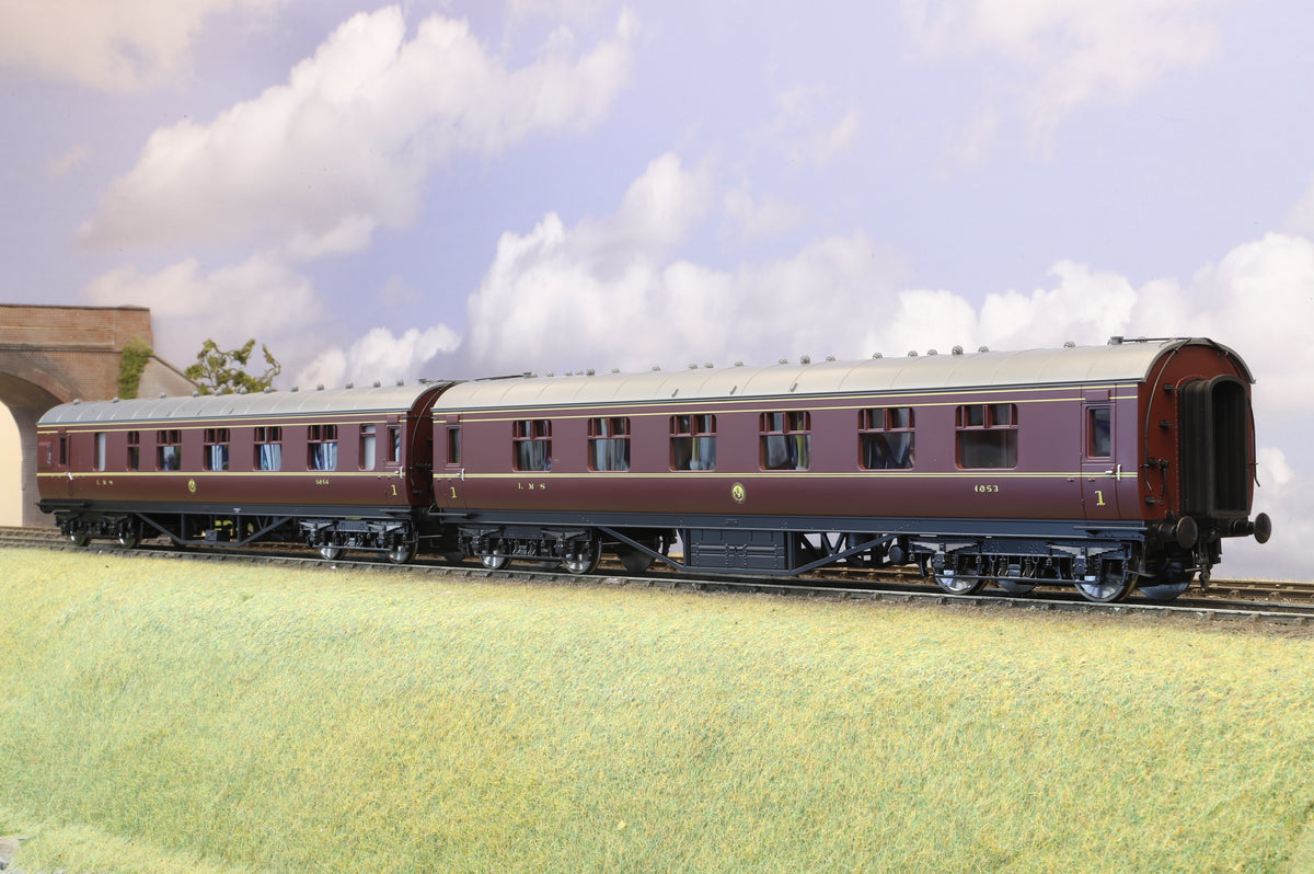 MTH Finescale O Gauge Pair of LMS Standard Passenger Car (Brake First & Corridor First) Lined Maroon
