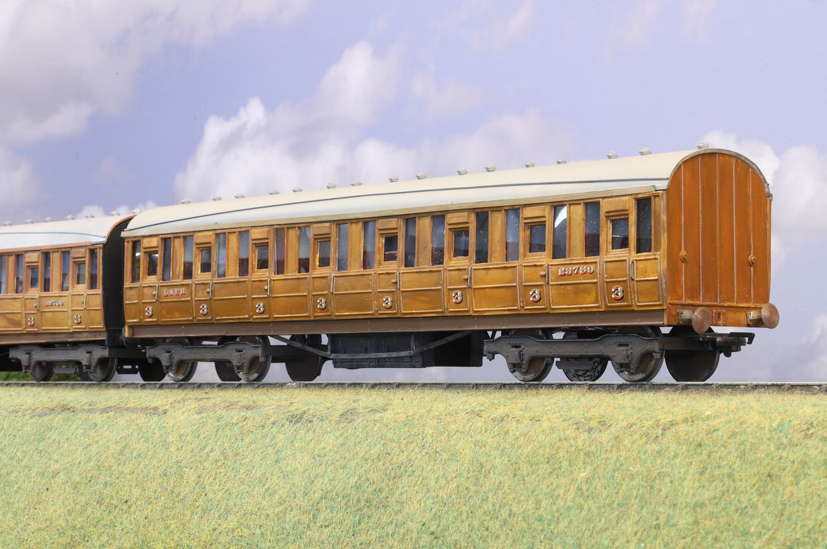 WORKSHOP Finescale O Gauge (Kit-Built) Rake of 3 x Gresley Suburban Teaks