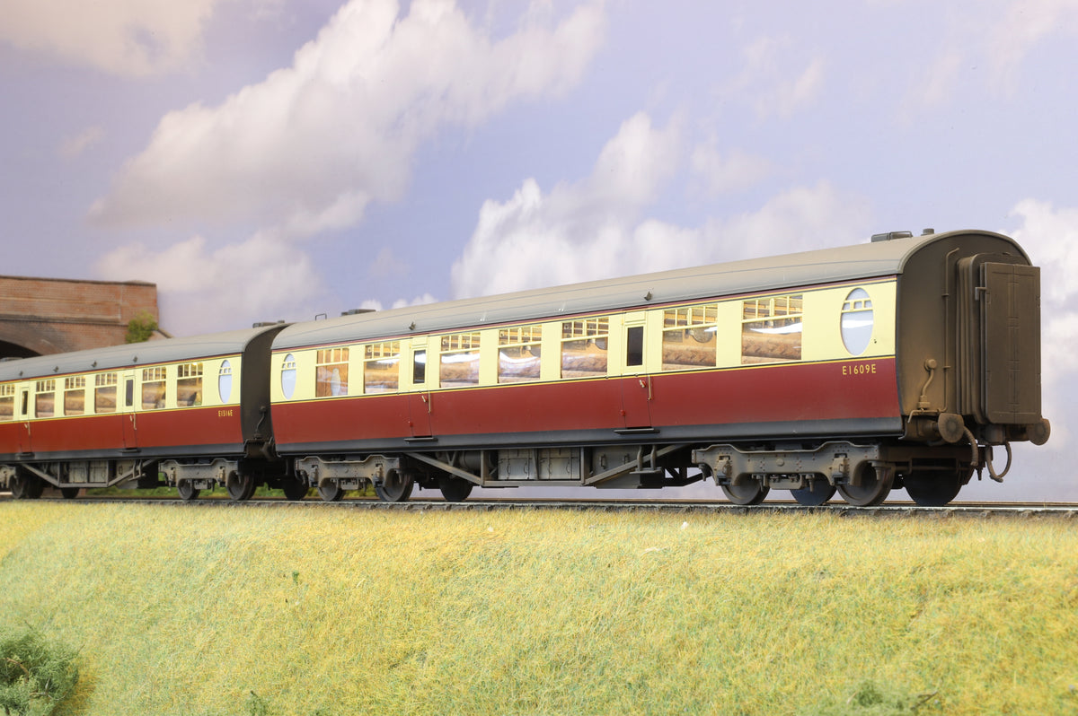 Darstaed Finescale O Gauge Pair of Thompson Coaches Crimson &amp; Cream (Weathered)