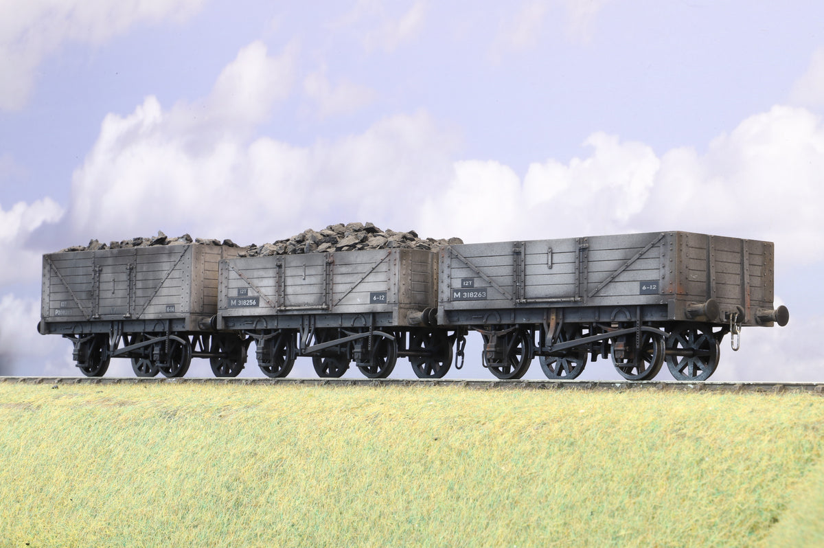 Dapol Finescale O Gauge Trio of Open Wagons with Coal Loads, Weathered