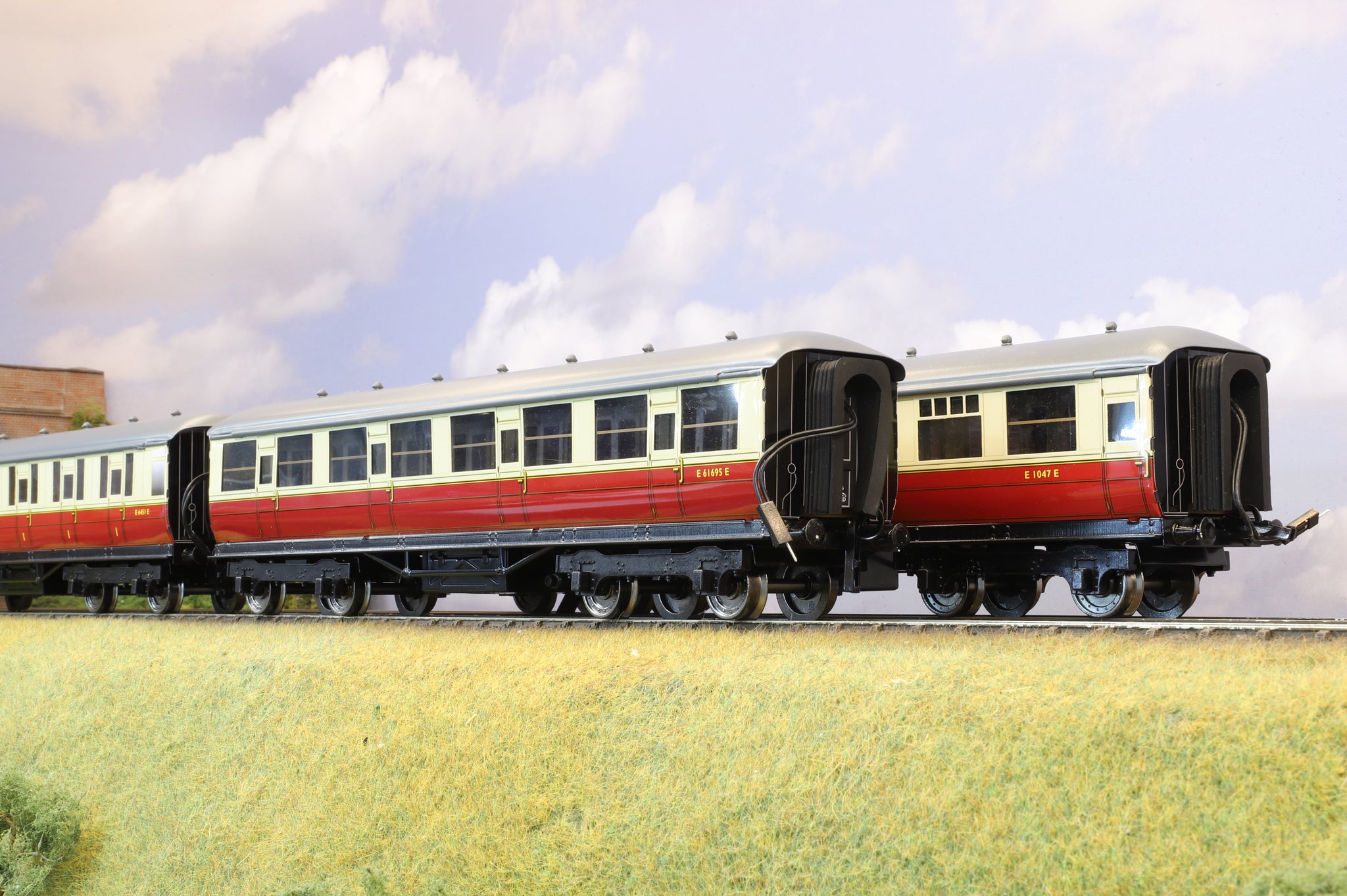 Darstaed Coarse Scale O Set of 3 LNER Gresley Coaches BR Crimson & Cre ...