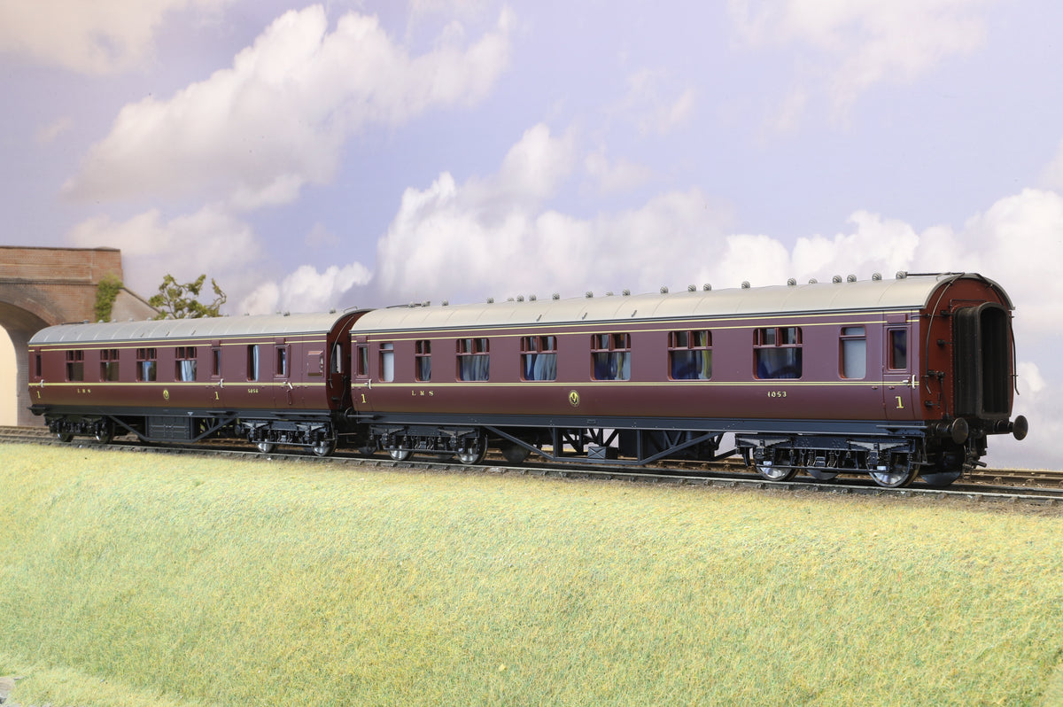 MTH Finescale O Gauge Pair of LMS Standard Passenger Car (Brake First & Corridor First) Lined Maroon