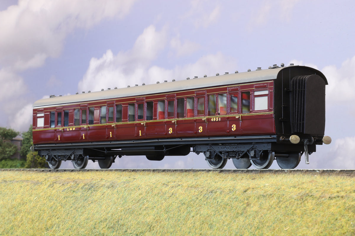 Kit-built Finescale O Gauge (ex L&amp;YR) 1st/3rd Side Corridor Coach No. 4931