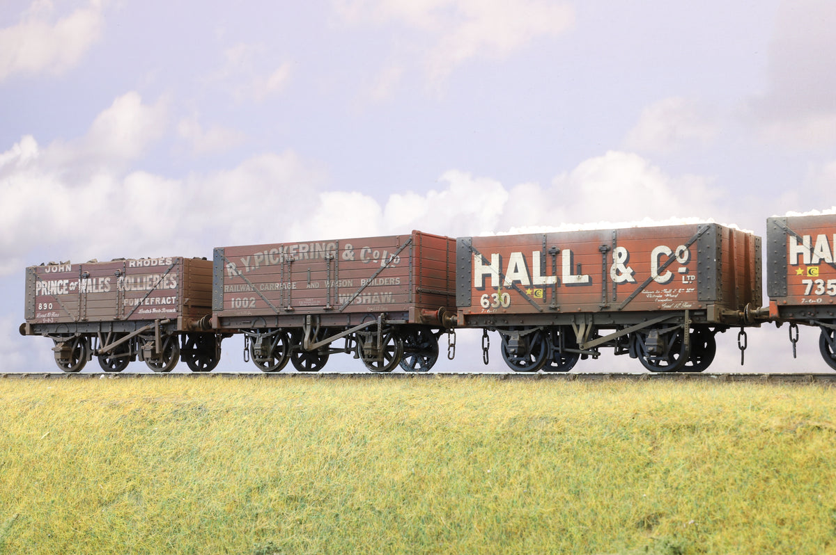 Finescale O Gauge Kit-Built &amp; Dapol Rake of 5 Private Owner Wagons