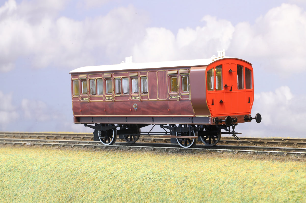Dapol Finescale O Gauge Stroudley 4-Wheel Oil Lit Brake Coach No. 801 Mahogany (with Lights)
