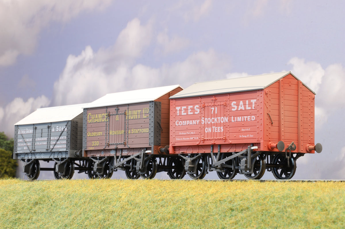 Dapol Finescale O Gauge Rake of 3 Salt Wagons, Weathered