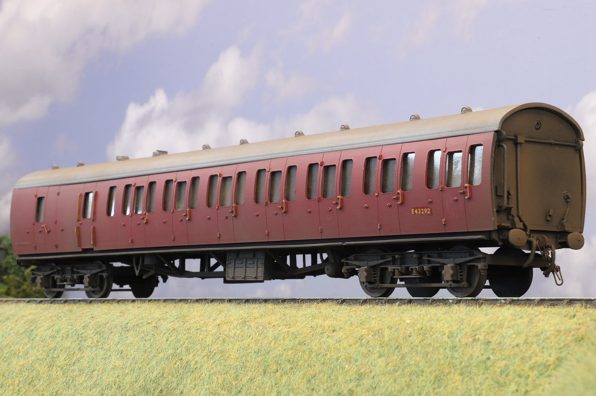 Easybuild Finescale O Gauge (Kit-Built) Trio of 60ft Suburbans