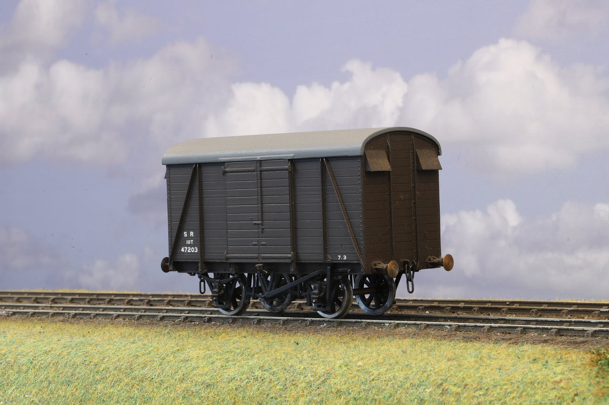 Finescale O Gauge (Kit-Built) SR 10T Ventilated Van No. 47203