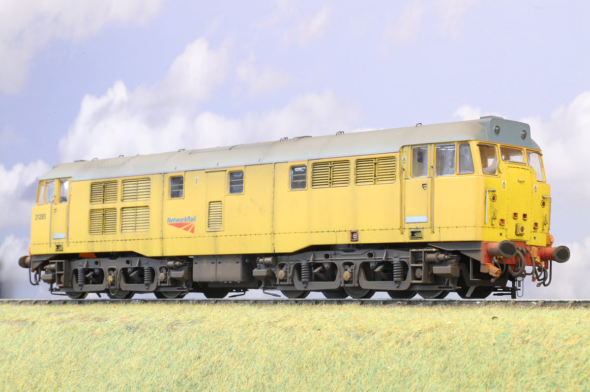Heljan Finescale O Gauge Class 31 No. 31 285, Network Rail Yellow, Pro-Weathered