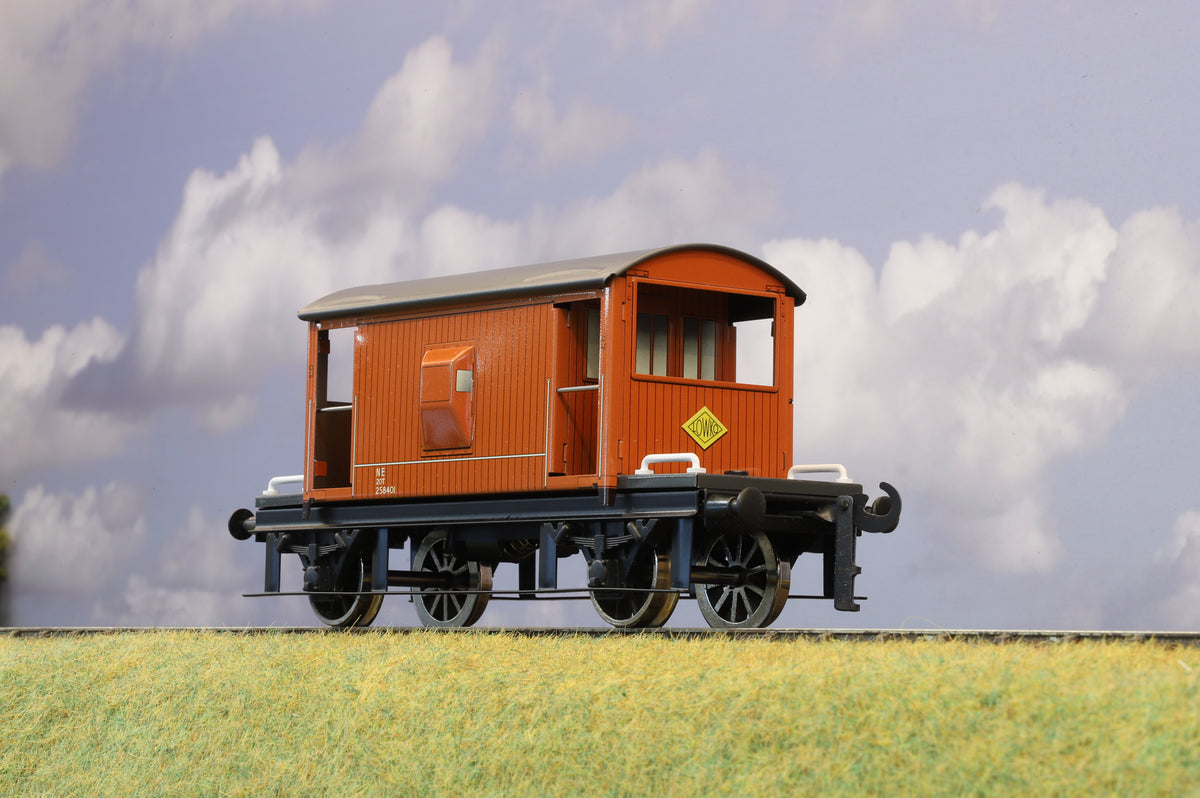 Bassett-Lowke Coarse Scale LNER 20 Ton Brake Van (2/3 rail)