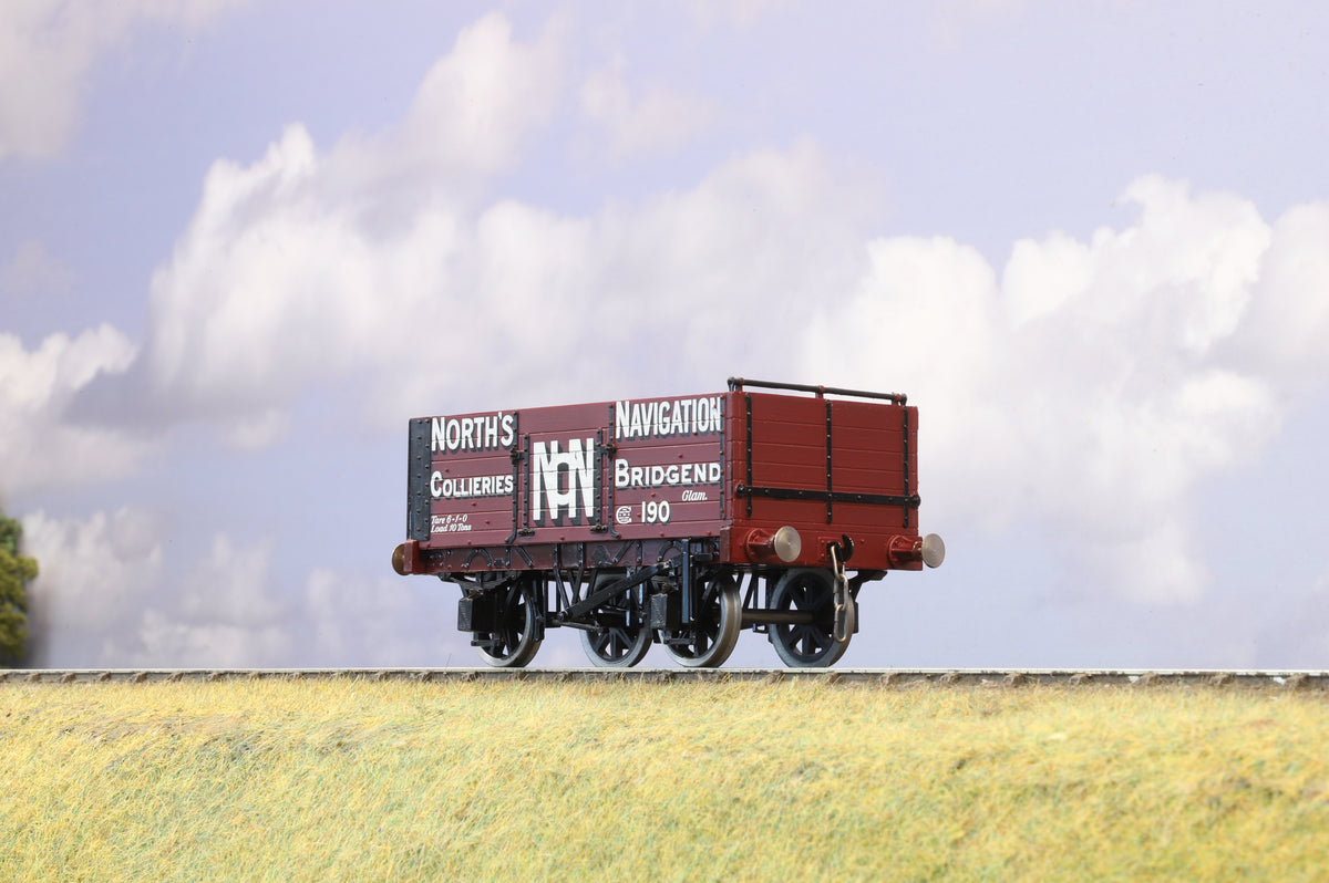 Slater&#39;s/ Peco Finescale O Gauge (Kit-Built) Rake Of 3 Private Owners Wagons &amp; GW Brake Van