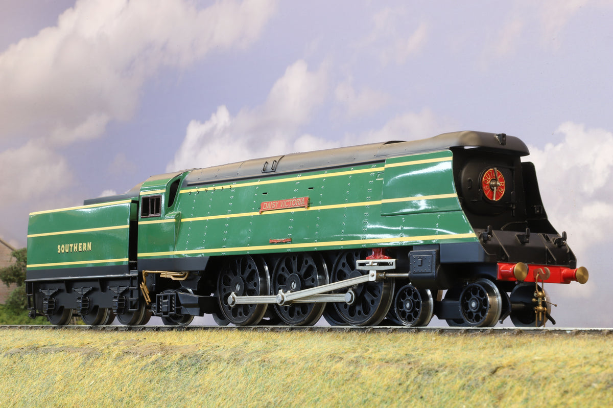 Ace Trains Coarse Scale O Gauge Battle of Britain 4-6-2 SR Green 2/3 rail operation