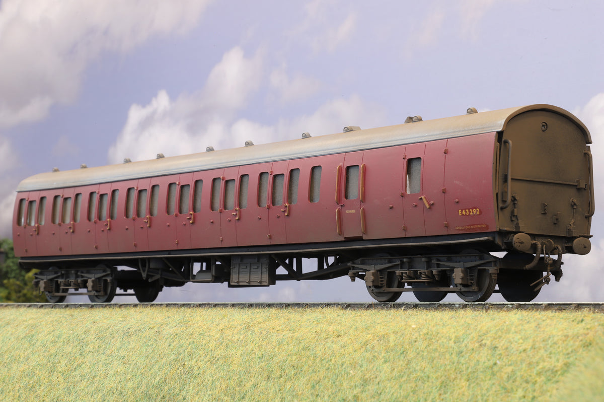 Easybuild Finescale O Gauge (Kit-Built) Trio of 60ft Suburbans