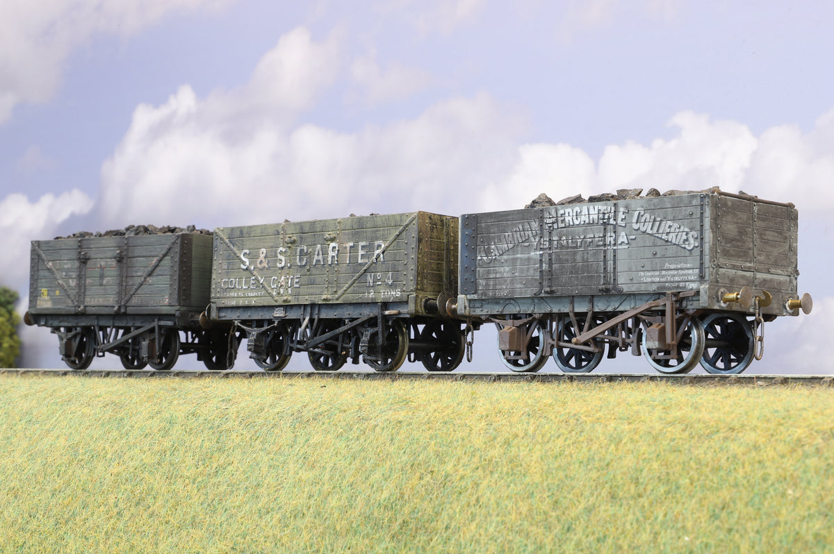 Finescale O Gauge (Kit-Built) Trio of Private Owner Wagons, Weathered
