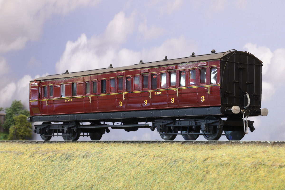 Kit-built Finescale O Gauge (ex L&amp;YR) Brake 3rd Arc Roof Suburban No. 2404 LMS Maroon