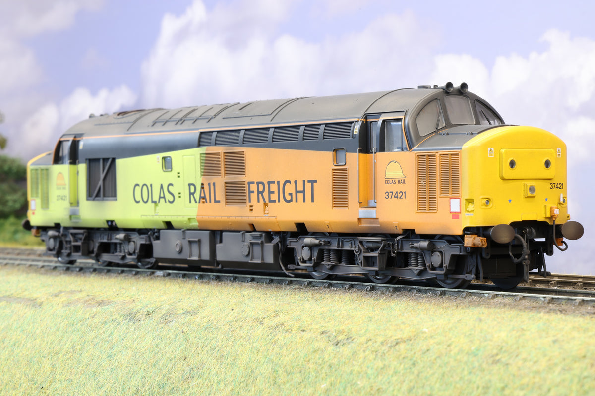 Heljan Finescale O Gauge Class 37 No. 37421 Colas Railfreight Pro-Weathered (Tower Models Exclusive)