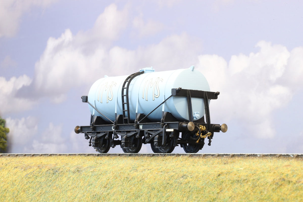 Finescale O Gauge (Kit-Built) Rake Of 2 GW 6 Wheel Tanker Wagons Express Dairy &amp; IMS