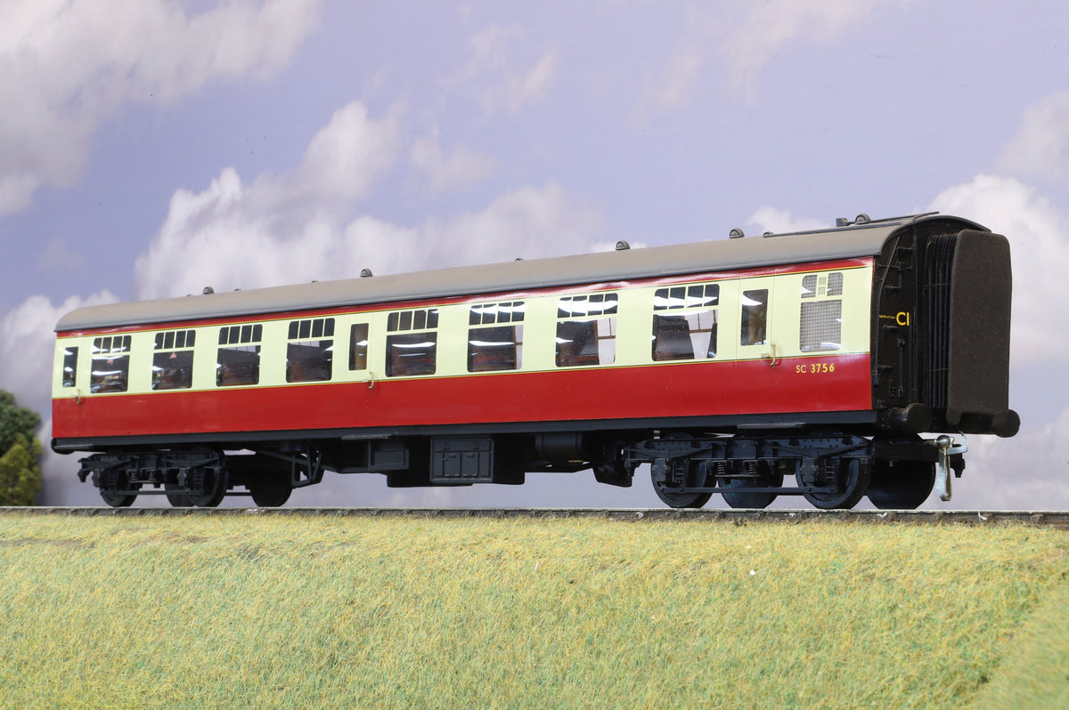 Aquitrain Finescale O Gauge Rake of Three BR Mk1 Coaches, Blood and Custard