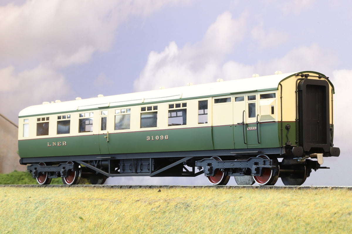 Kemilway Finescale O Gauge Pair of LNER Tourist Coaches (Buffet &amp; Brake Third)