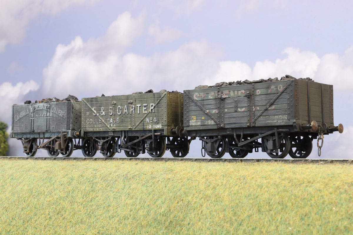 Finescale O Gauge (Kit-Built) Trio of Private Owner Wagons, Weathered