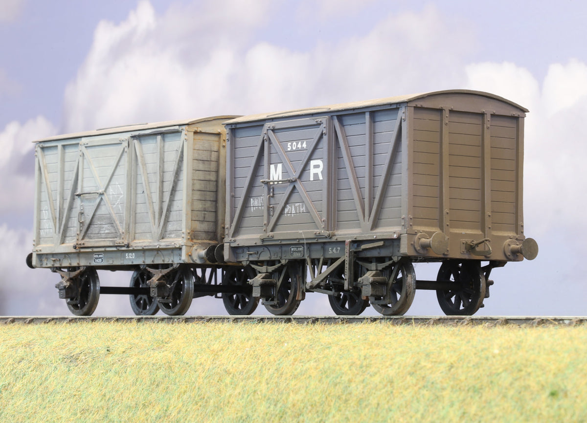 Finescale O Gauge (Kit-Built) Pair of Midland Railway Vans