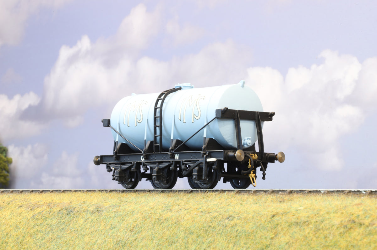 Finescale O Gauge (Kit-Built) Rake Of 2 GW 6 Wheel Tanker Wagons Express Dairy &amp; IMS