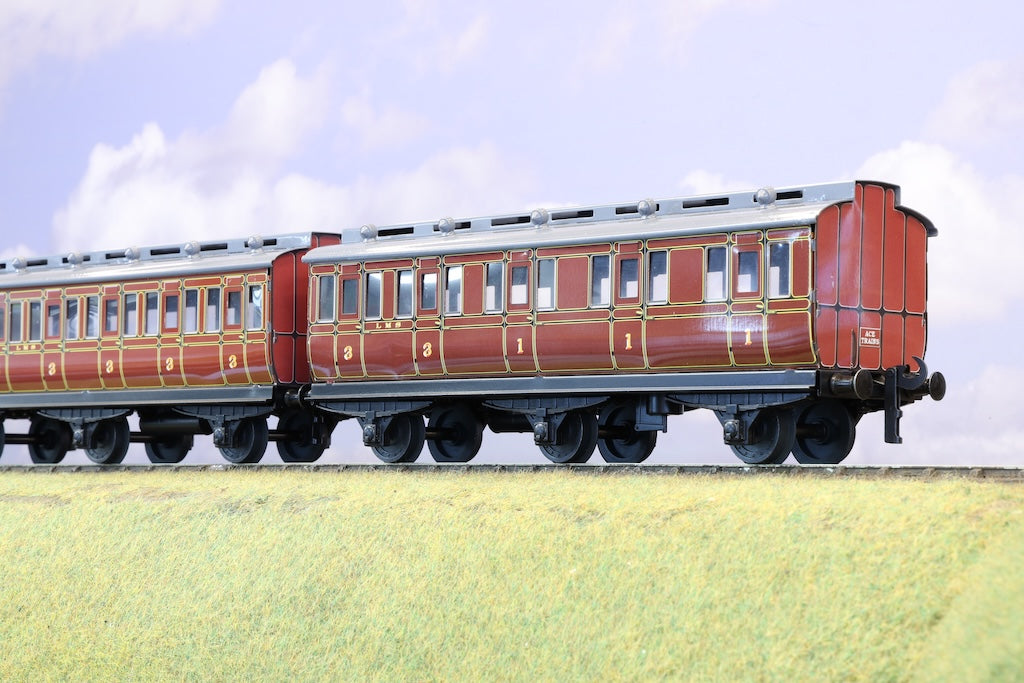 Ace Trains Coarse Scale O Gauge Rake of 3 LMS 6 Wheel LMS Red Coaches