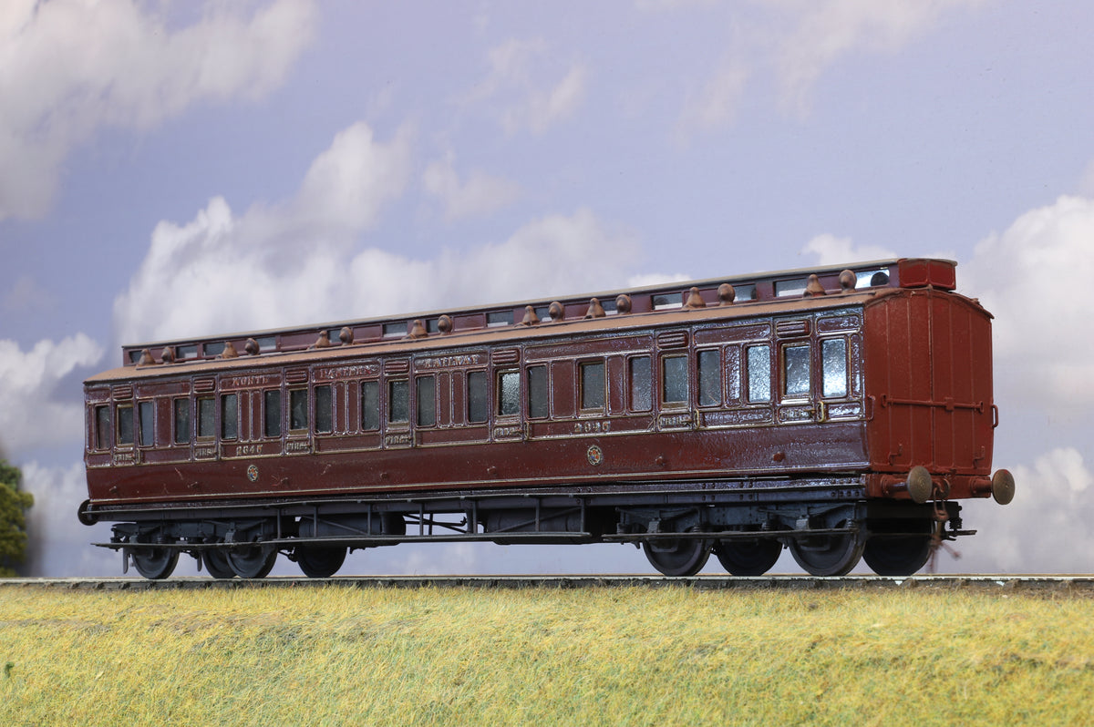 Kit-built Finescale O Gauge North Eastern Railway Seven Compartment Clerestory Coach No.2645