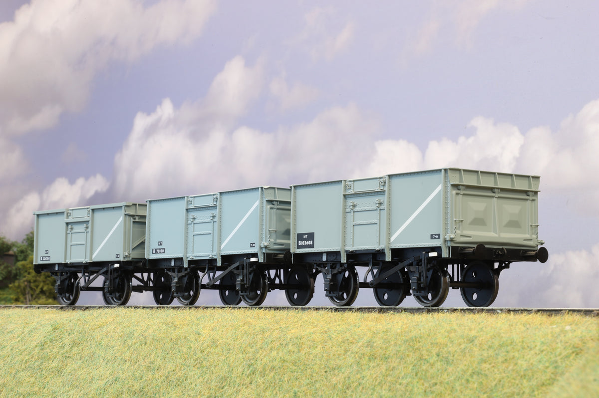 Dapol/Lionheart Finescale O Gauge Rake of 3 x 16T Mineral Wagons