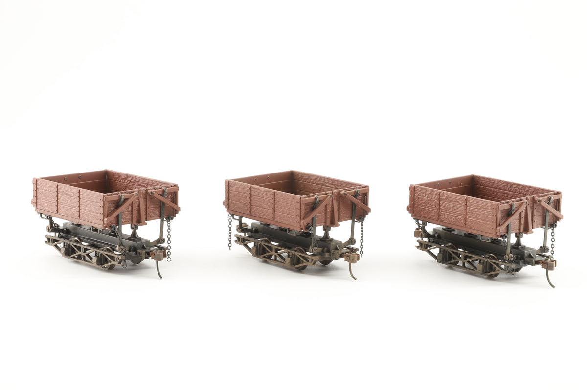 Spectrum/Bachmann On30 No.29801, Three Logging and Mining Cars