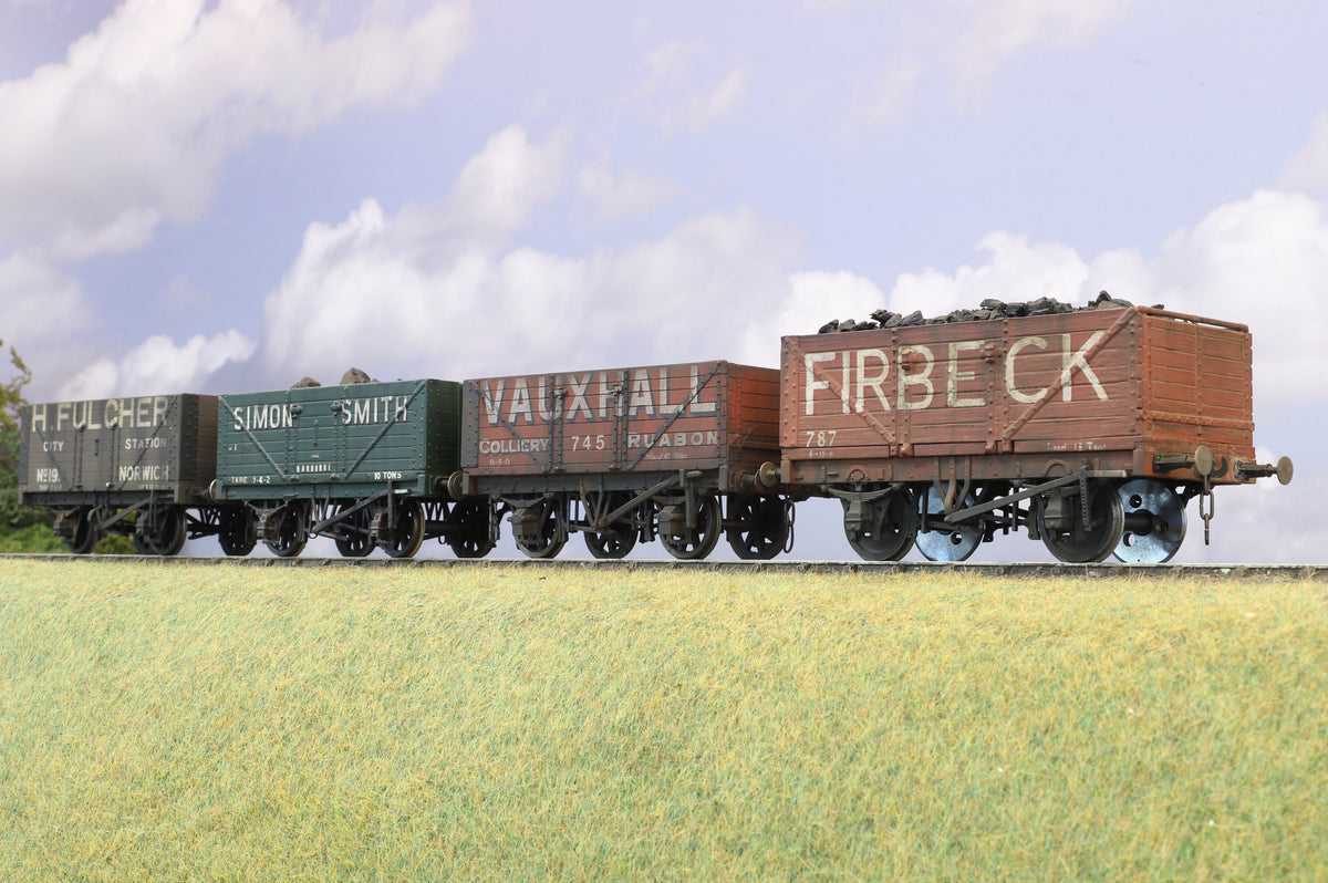 Finescale O Gauge (Kit-Built) Rake of Four Private Owner Wagons, Weathered