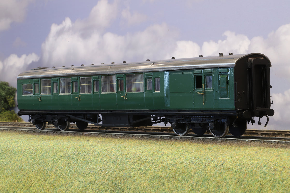 WORKSHOP Slater's Finescale O Gauge (Kit-Built) ex-SR Maunsell 6 Compartment Brake (Etched Bogies) BR Unlettered/numbered Green