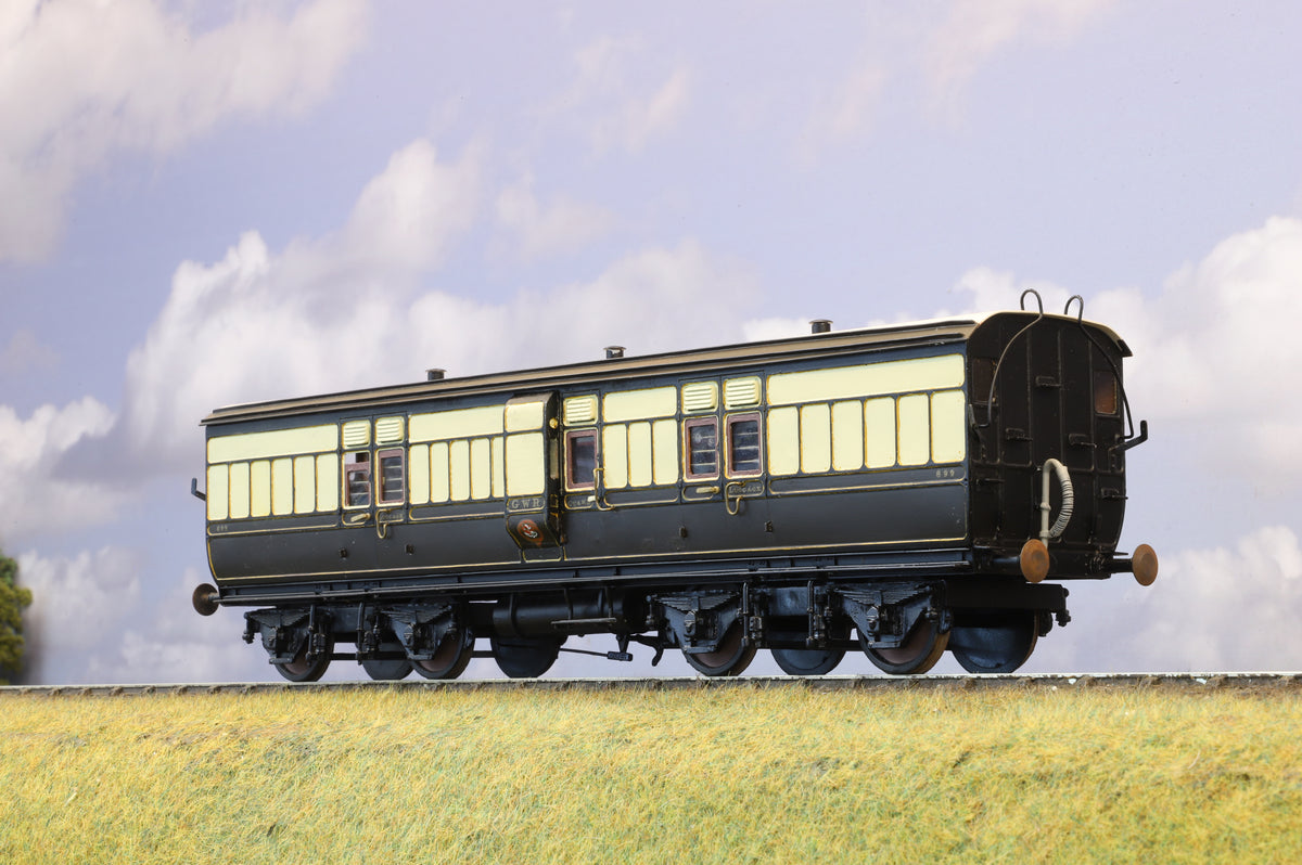 Mallard Models 7mm Finescale O Gauge GWR Chocolate and Cream Luggage Van, No.899