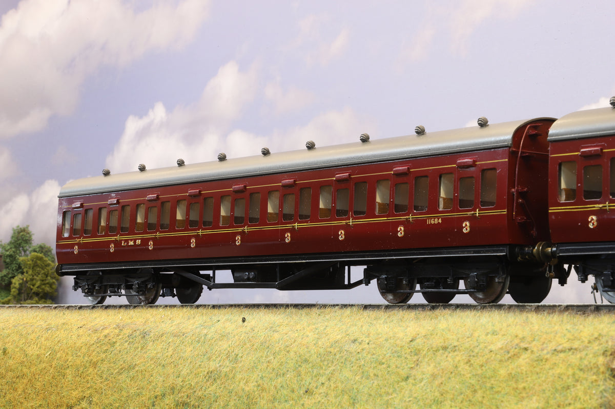 EK Models Finescale O Gauge LMS (Maroon) Pair of Suburban coaches