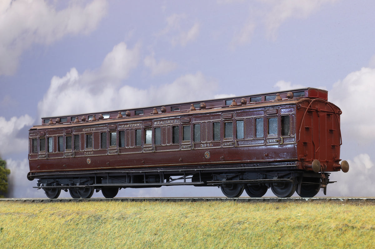 Kit-built Finescale O Gauge North Eastern Railway Seven Compartment Clerestory Coach No.2645