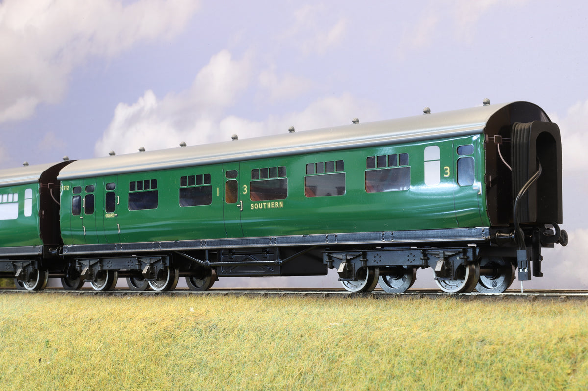 Darstaed Coarse Scale O Set of 3 SR Bulleid Coaches Malachite Green &#39;Set B&#39;
