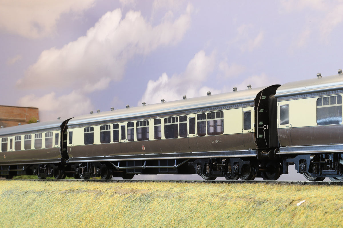 Ace Trains Coarse Scale BR Mk1 Three Coach Set Chocolate & Cream(2-/3-Rail)