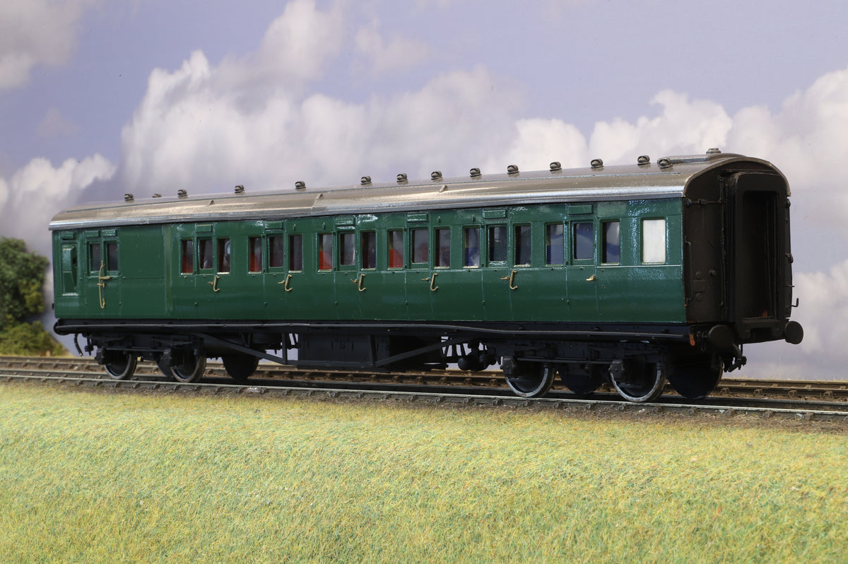 WORKSHOP Slater's Finescale O Gauge (Kit-Built) ex-SR Maunsell 6 Compartment Brake (Etched Bogies) BR Unlettered/numbered Green