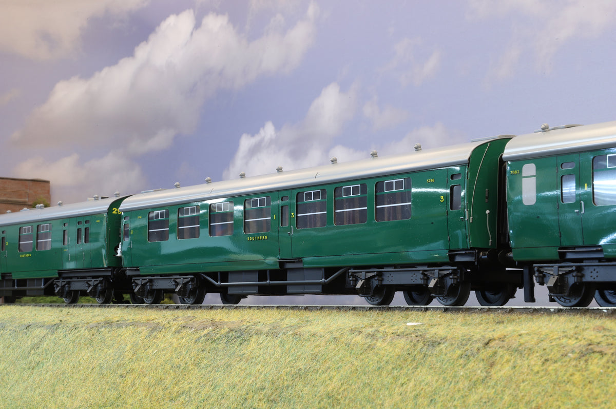 Ace Trains Coarse Scale O Gauge Southern Railway Bulleid Coach Set (2-/3-Rail)