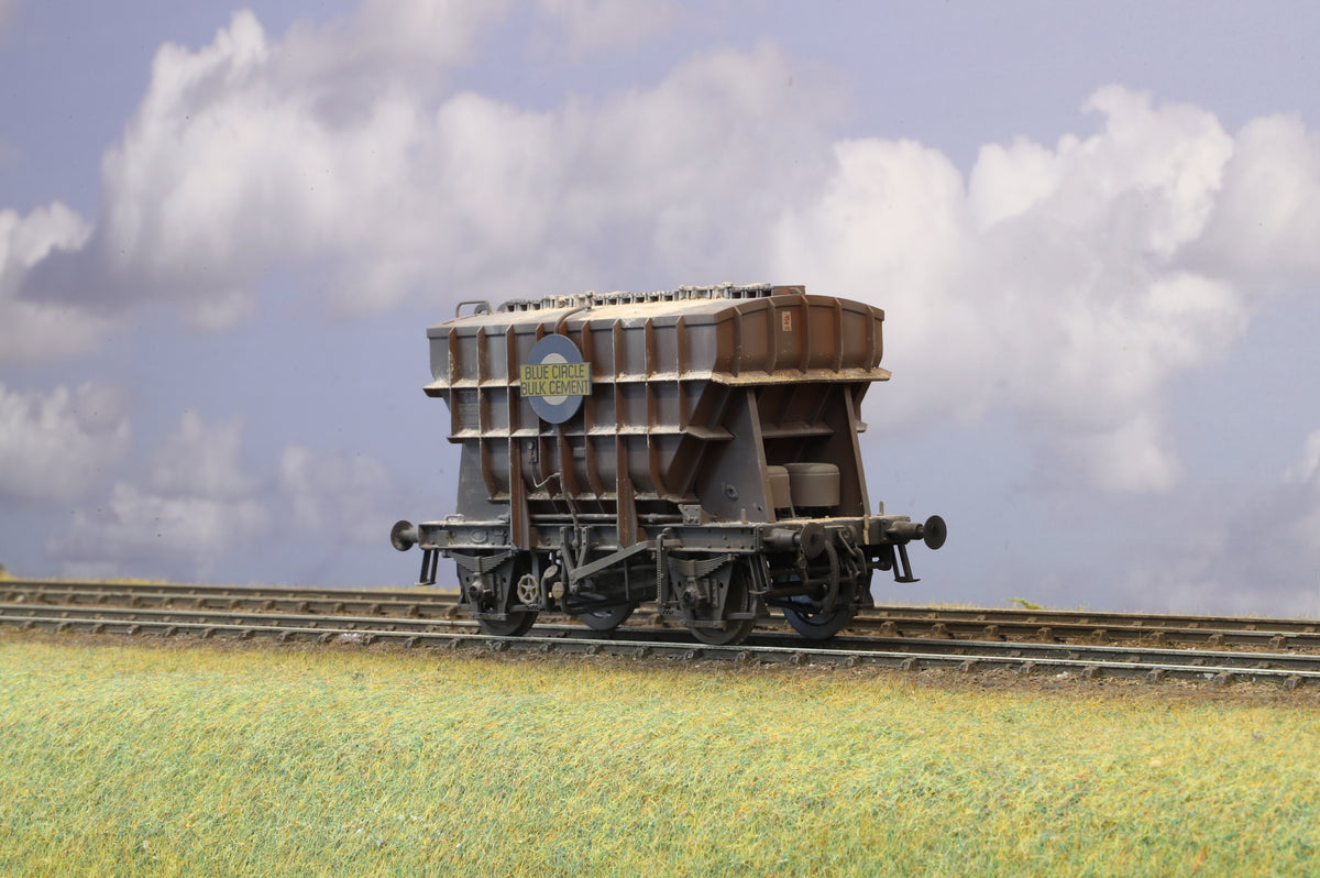 Ellis Clark Trains Finescale O Gauge (E3006U) Presflo Cement Wagon, Un-numbered "Blue Circle"(Pre-Tops & Tops), BR Bauxite (Pro-Weathered)
