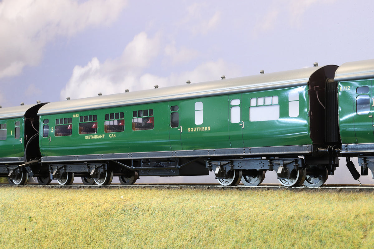 Darstaed Coarse Scale O Set of 3 SR Bulleid Coaches Malachite Green &#39;Set B&#39;