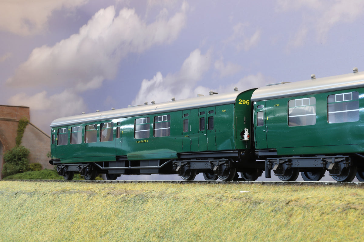 Ace Trains Coarse Scale O Gauge Southern Railway Bulleid Coach Set (2-/3-Rail)