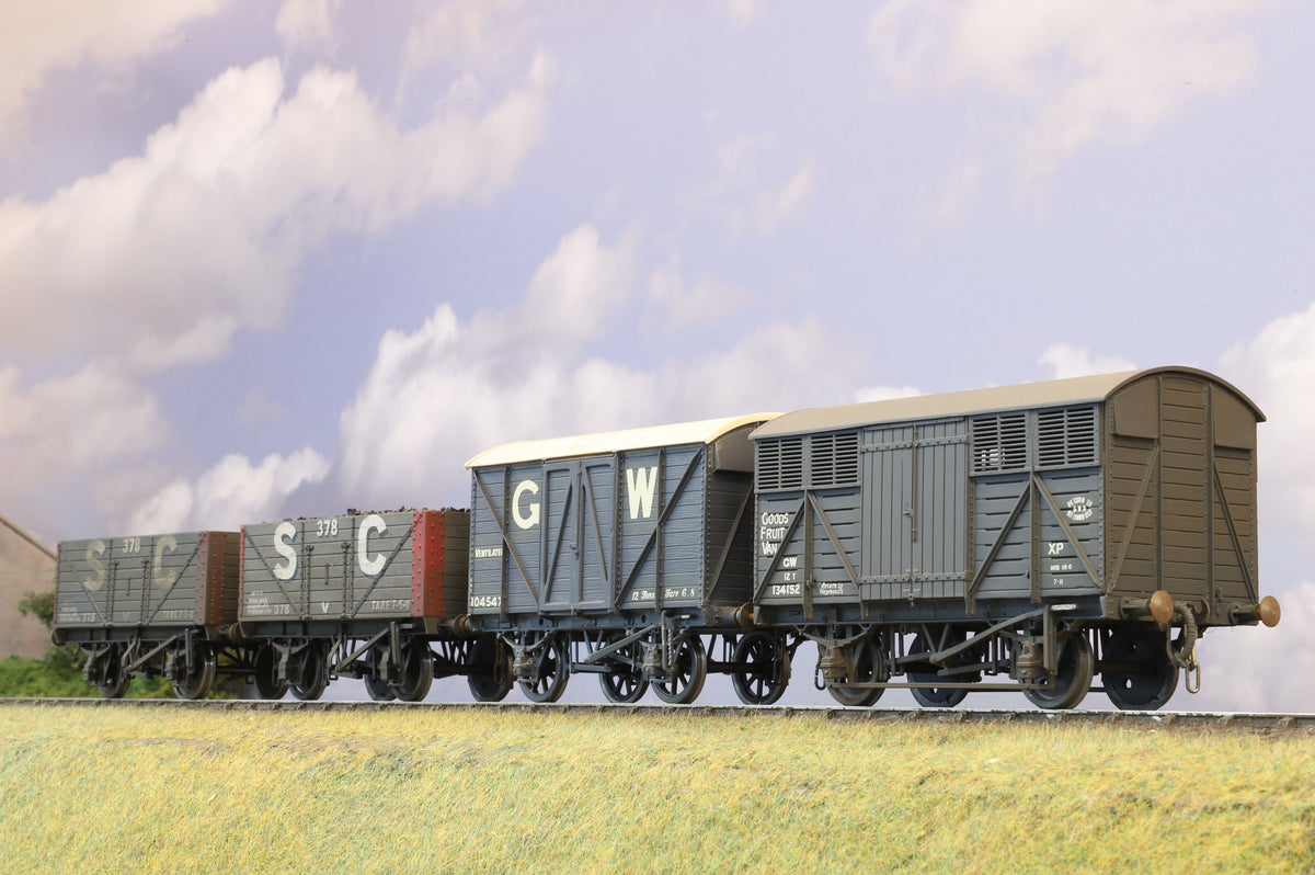 Parkside Models Finescale O Gauge (Kit-Built) Rake Of 4 Wagons