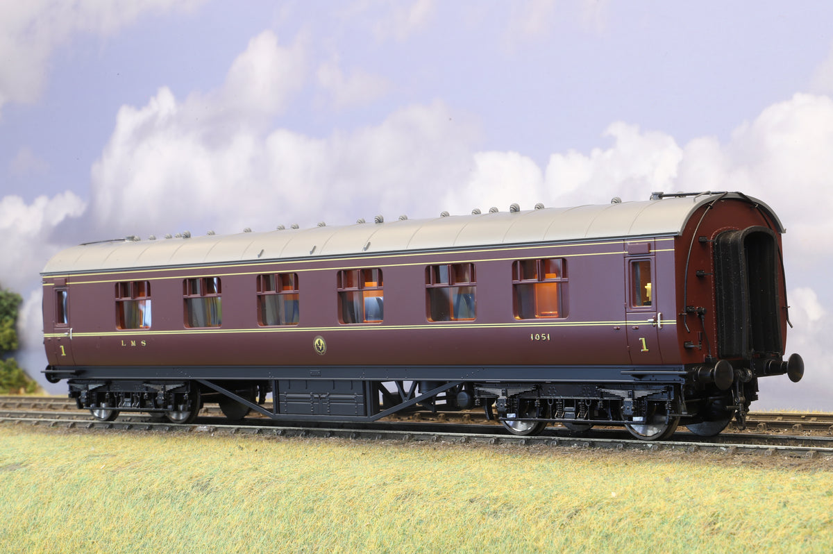MTH Finescale O Gauge Rake of 4 x LMS Stanier Coaches