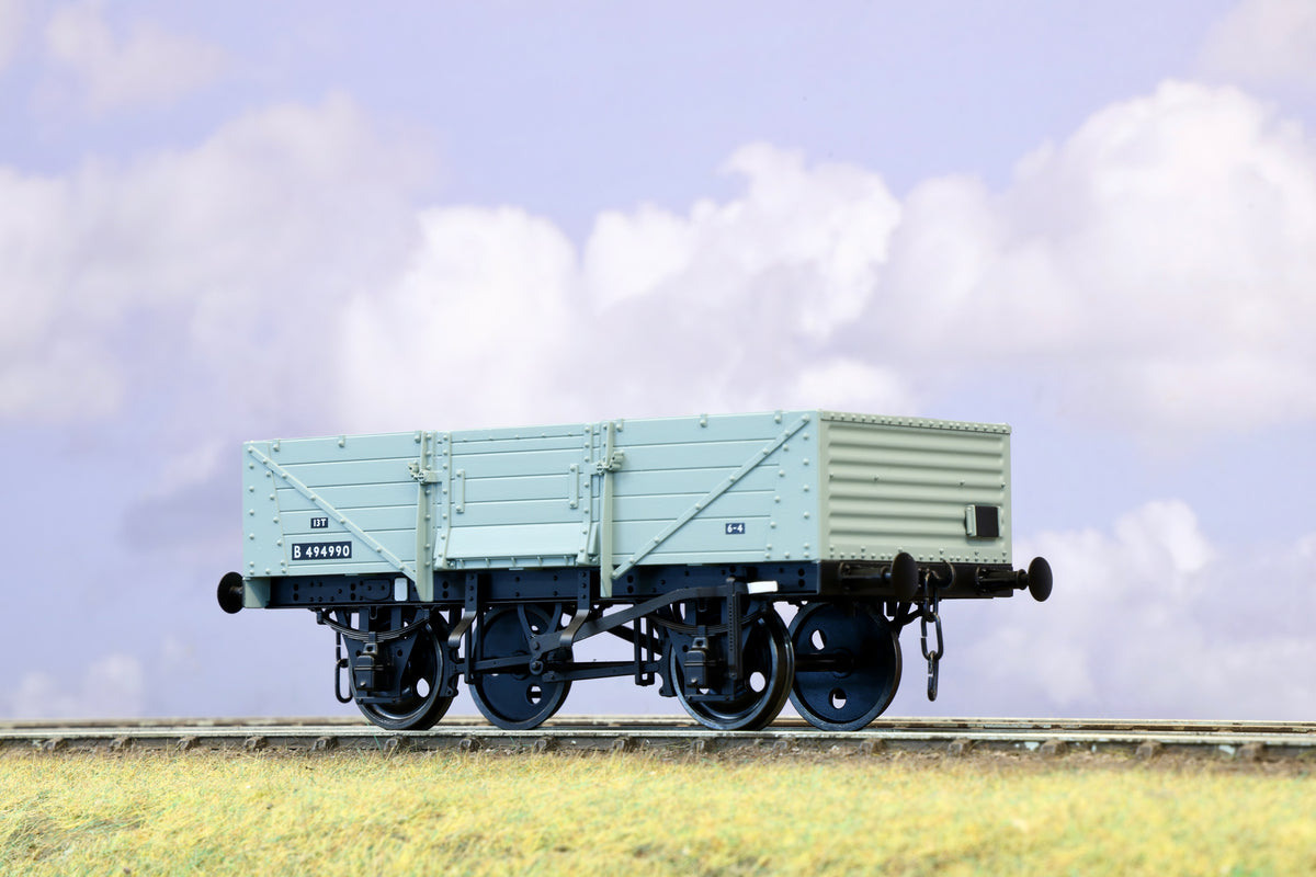 Dapol Finescale O Gauge 5-Plank Wagon (Corrugated End) BR Grey