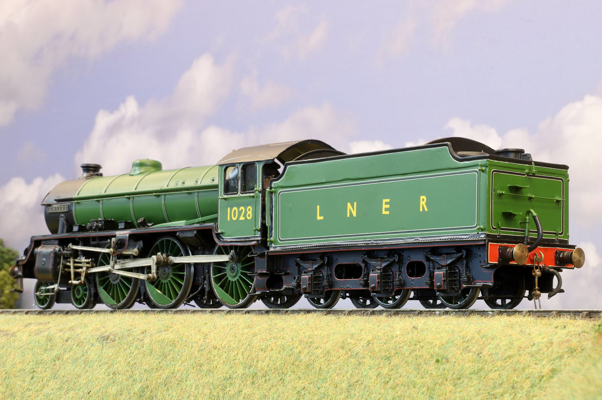 Finescale O Gauge (Kit-Built) LNER Class B1 No. 1028 Lined LNER Green DCC Sound
