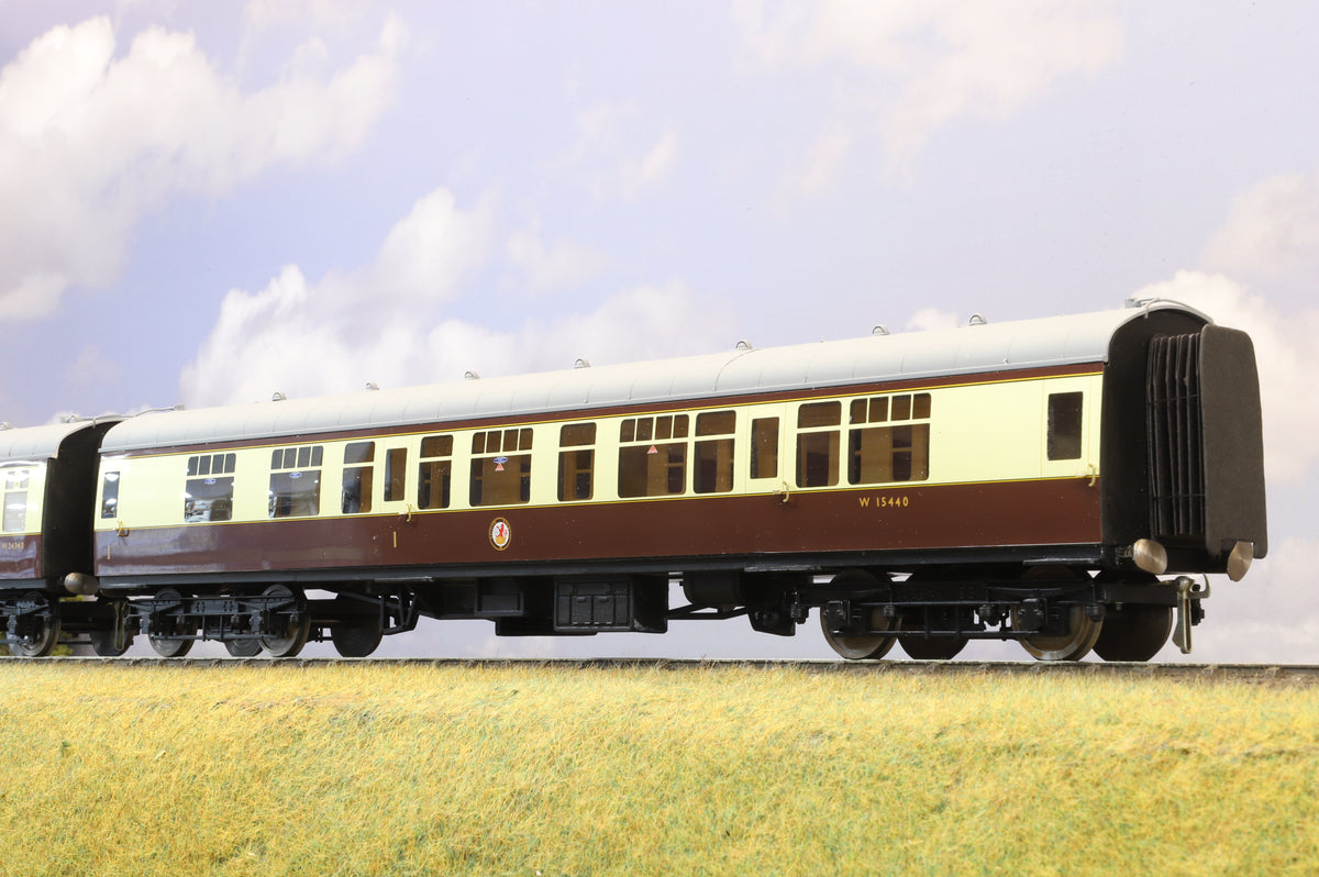Aquitrain Finescale O Gauge Rake of Three BR Mk1 Coaches, Chocolate &amp; Cream