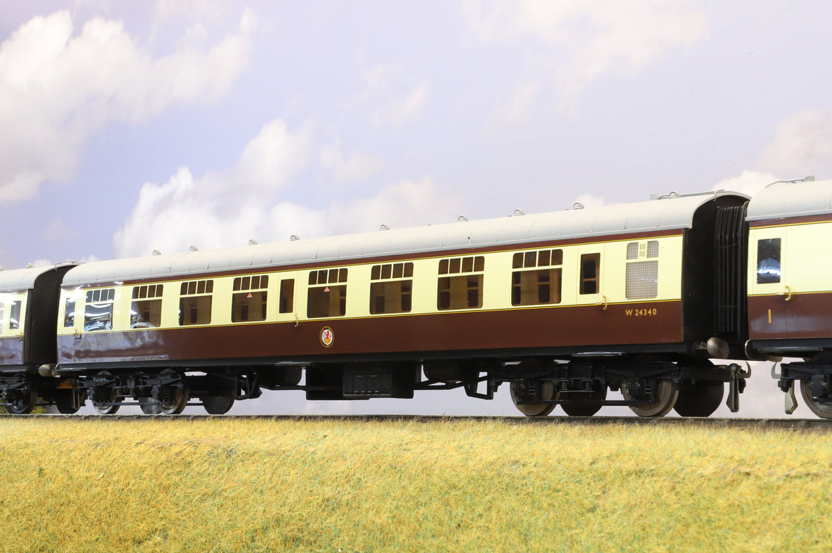 Aquitrain Finescale O Gauge Rake of Three BR Mk1 Coaches, Chocolate &amp; Cream